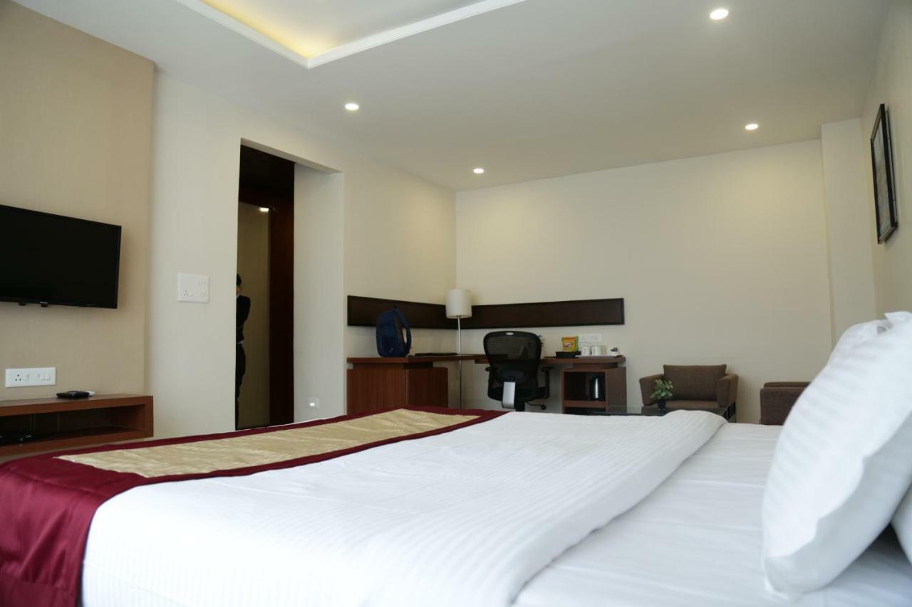 Prism A Boutique Hotel Jorhat Ngoại thất bức ảnh